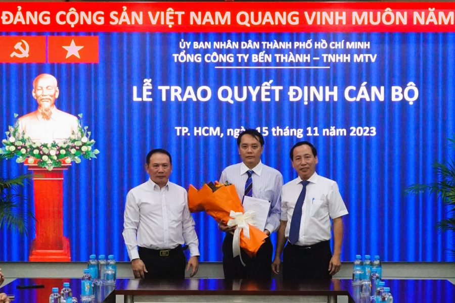 Đồng chí Phan Tấn Thảo giữ chức vụ Phó Tổng Giám đốc Tổng Công ty Bến Thành.