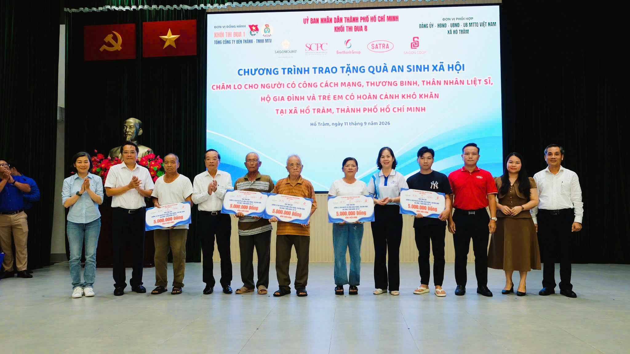 Đoàn Thanh Niên Tổng Công ty Bến Thành lan tỏa yêu thương đến trẻ em Lào - Benthanh Group